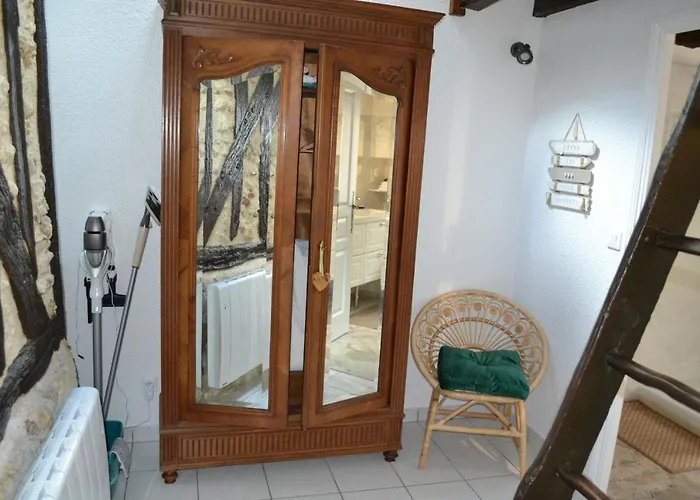 Le Pigeonnier, Maison De Charme Au Pied Du Chateau