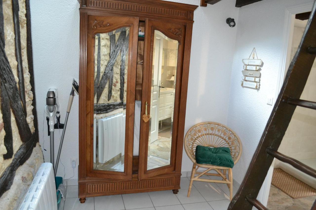 Holiday home Le Pigeonnier, Maison De Charme Au Pied Du Chateau *