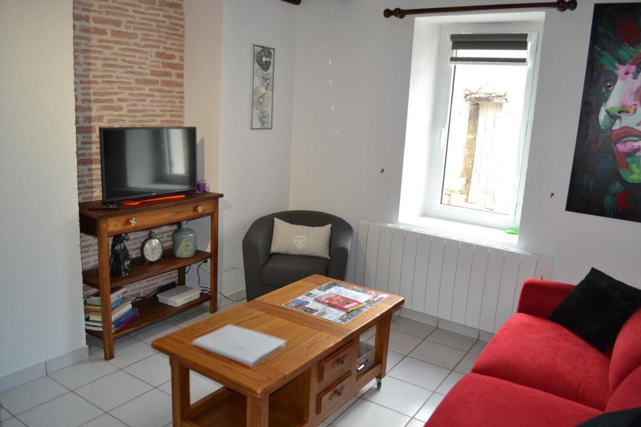 Le Pigeonnier, Maison De Charme Au Pied Du Chateau Holiday home
